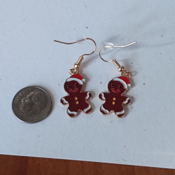 Cute Gingerbread Earrings - Picture 2 of 2